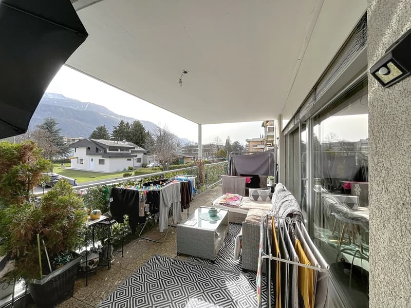 Spacieux 4.5 pièces avec grande terrasse et vue dégagée à Conthey (7)