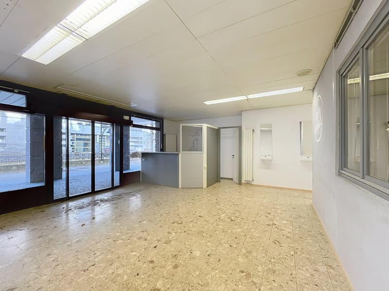 Spacieux local commercial au centre de Sierre (1)