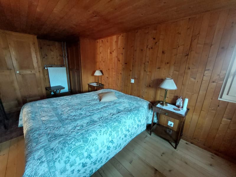 Charmant appartement partiellement rénové au coeur du village de Lens (5)