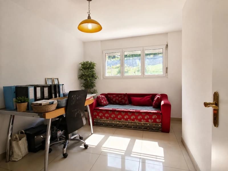 Spacieuse villa individuelle avec grand jardin à Sierre (10)