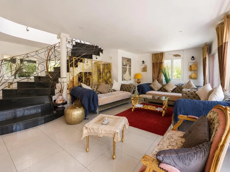 Spacieuse villa individuelle avec grand jardin à Sierre (5)