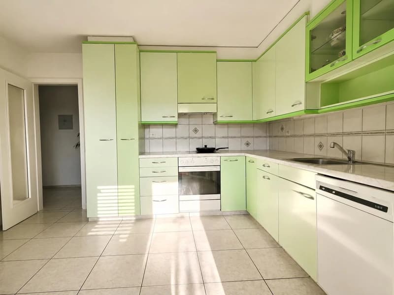 Lumineux 3,5 pièces avec balcon et vue dégagée à Sierre (3)