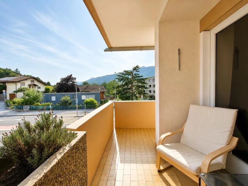 Lumineux 3,5 pièces avec balcon et vue dégagée à Sierre (4)