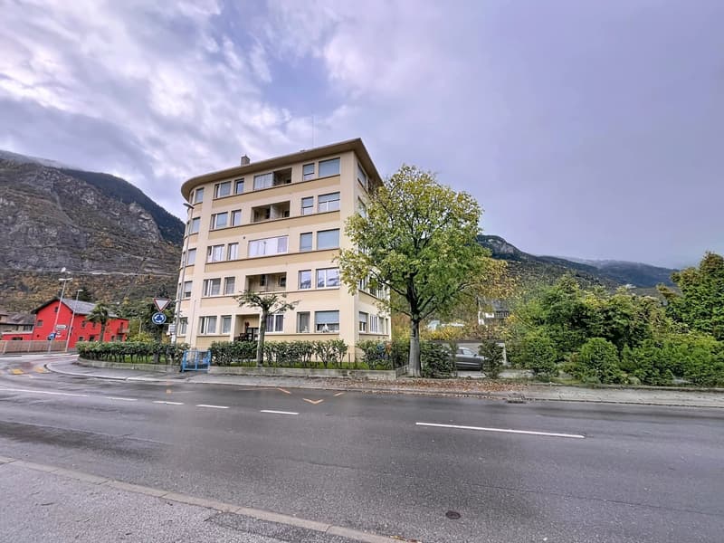 Appartement de 3 1/2 pièces à rénover à Sierre (1)