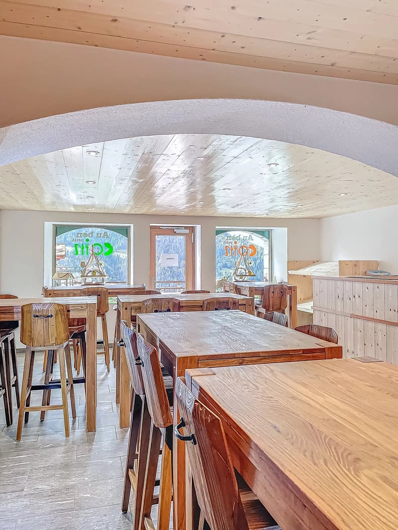 Charmant restaurant rénové dans un village authentique (5)