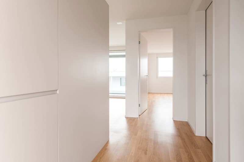 Moderne, grosszügige, helle 2.5-Zi-Wohnung im 2. OG (5)