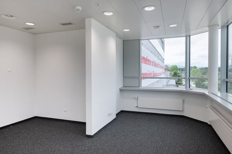 attraktive, moderne Büroräumlichkeiten in Hinwil zu vermieten (2)