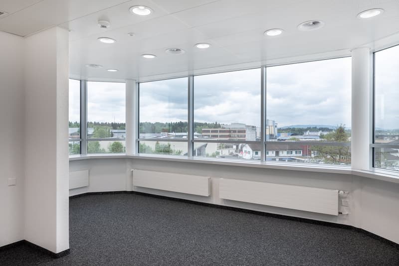 attraktive, moderne Büroräumlichkeiten in Hinwil zu vermieten (1)