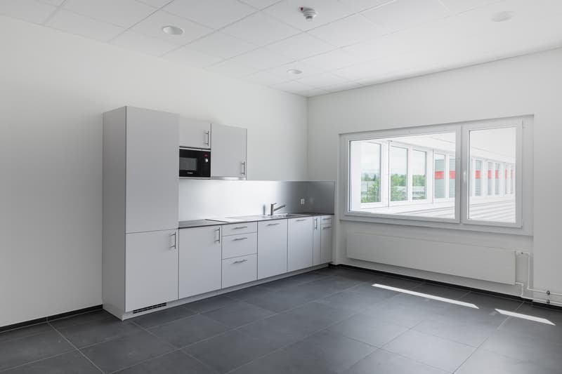 attraktive, moderne Büroräumlichkeiten in Hinwil zu vermieten (10)