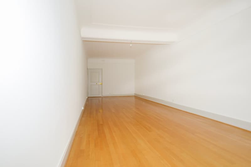 Charmantes 2-Zimmer-Büro in der Altstadt von St. Gallen (4)