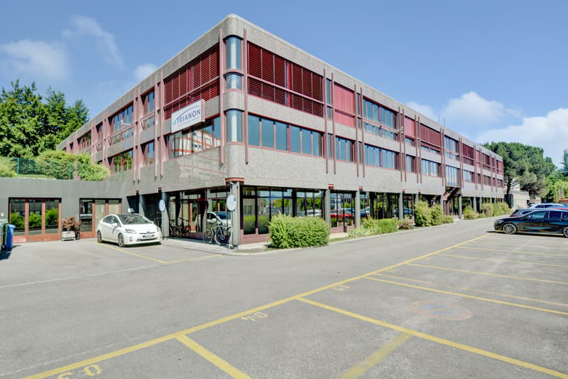 Bureau/commerce 540 m2 avec terrasse/zone verte (1)