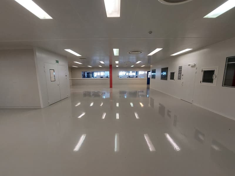 Surface 350 m2 - Laboratoire/salles blanches (4)