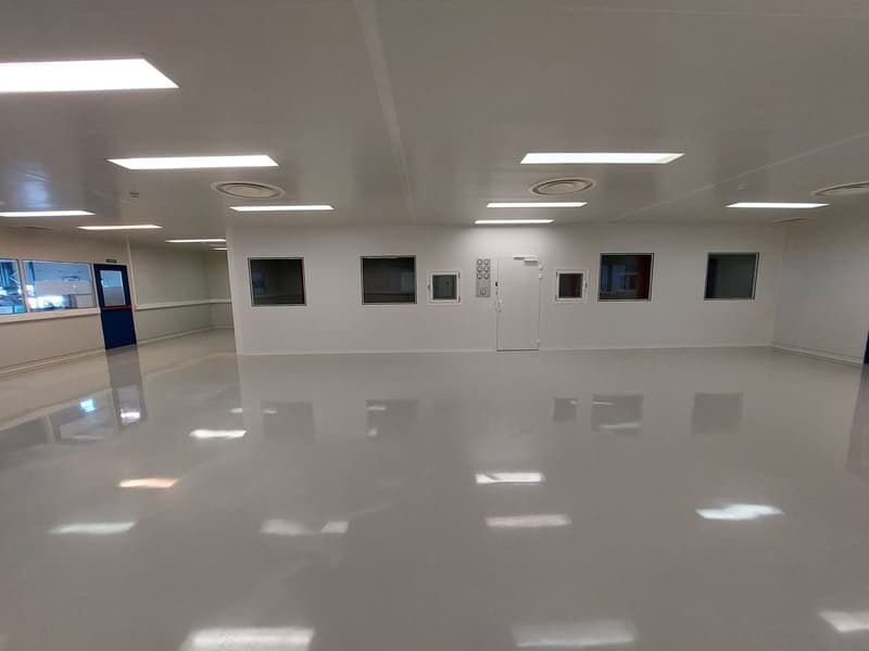 Surface 520 m2 - Laboratoire/salles blanches (2)