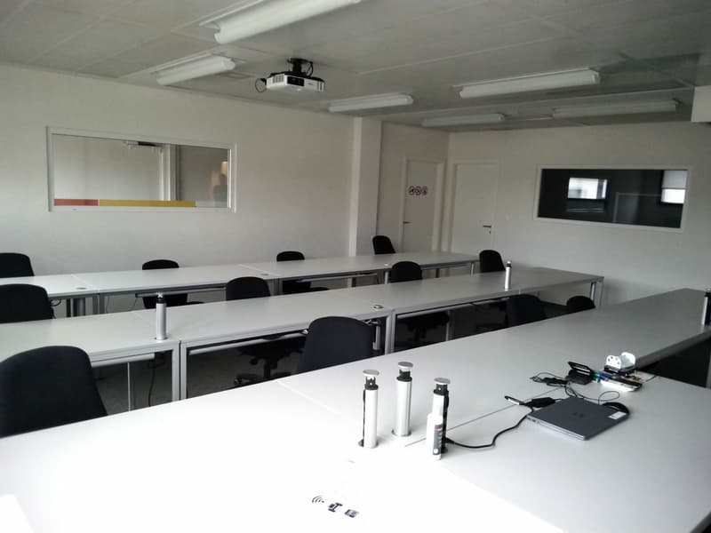 Grande surface lumineuse 200m2 - Entre Lausanne et Prilly (4)