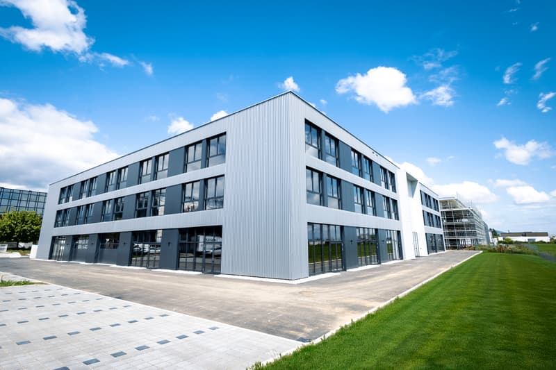 Nouveau à Gland - Surface commerciale - industrielle / 300m2 (5)