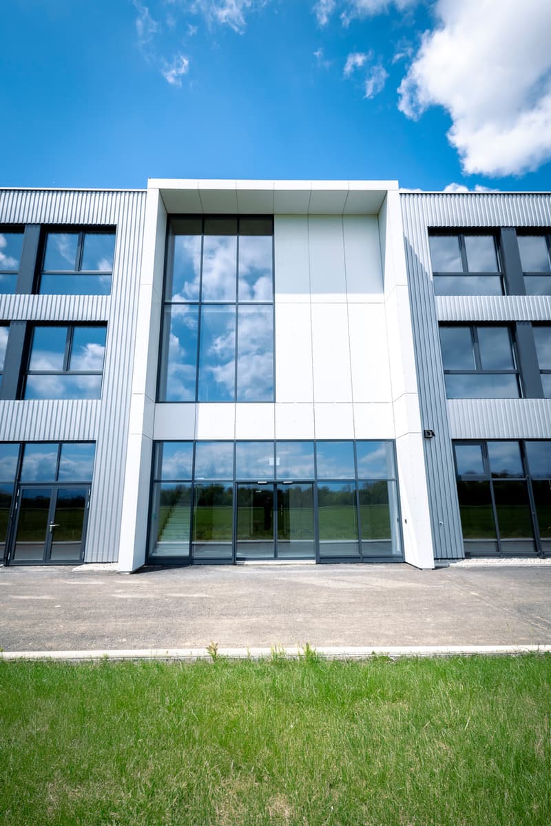 Nouveau à Gland - Grande surface commerciale - industrielle / 600m2 (9)