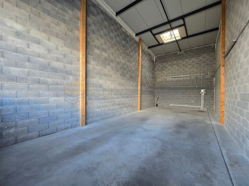 Streetbox de 60m² à louer - Box n6 - 1er loyer offert (2)