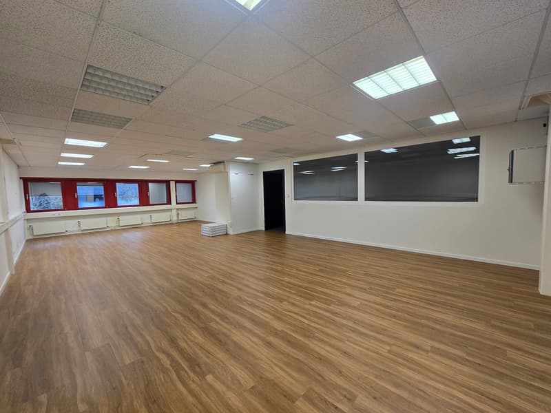 Bureau de 119m²- Idéalement placé à Gland (3)