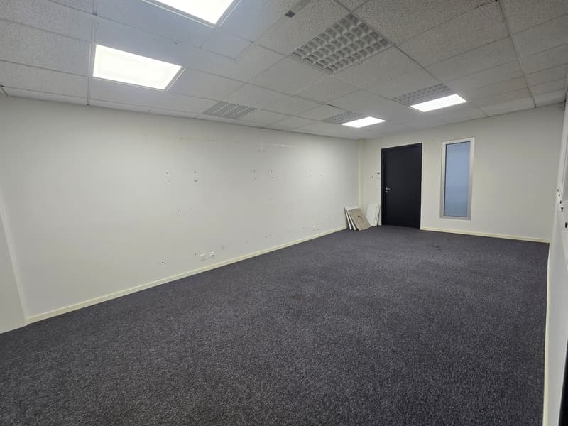 Bureau de 119m²- Idéalement placé à Gland (4)