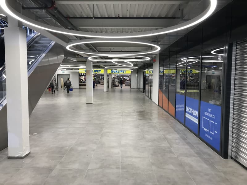 Surface commerciale 1280m2 - Centre commercial Rocville - Villeneuve (3)