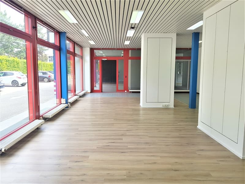 Surface mixte dépôt / bureau / showroom - Bail flexible (2)