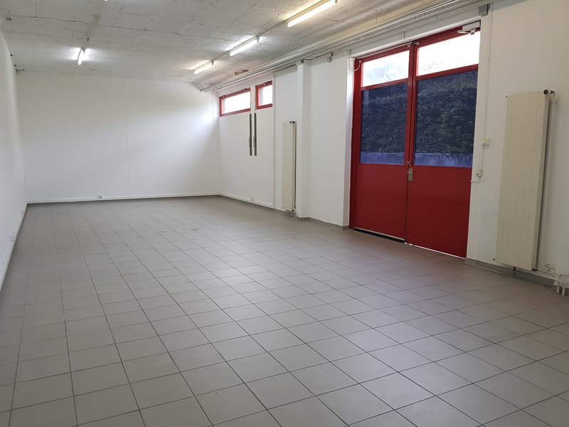 Surface mixte dépôt / bureau / showroom - Bail flexible (6)