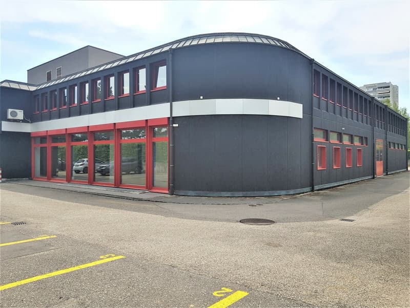 Surface mixte dépôt / bureau / showroom - Bail flexible (8)