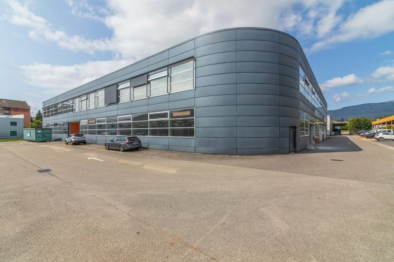 Opportunité -  ZI Champ-Colin - belle surface de 690m2 (3 mois offert) (2)