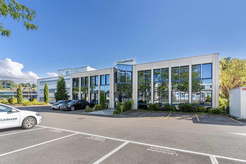 Bureau de 280m2 - Proximité autoroute/gare (1)