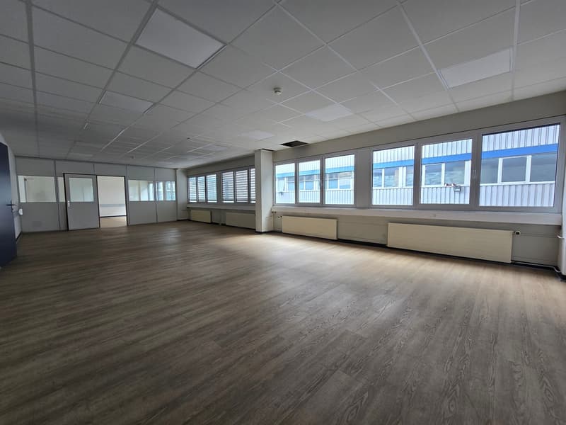 Bureau de 218m2 - Proximité autoroute/gare - Yverdon-les-Bains (2)