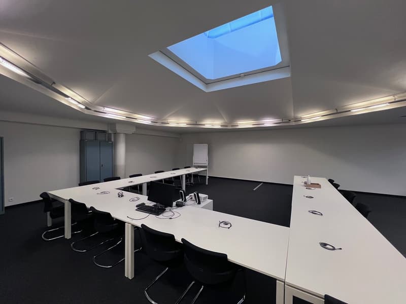 À louer - 1'410 m² de bureaux avec dépôt et parkings à Lausanne (9)