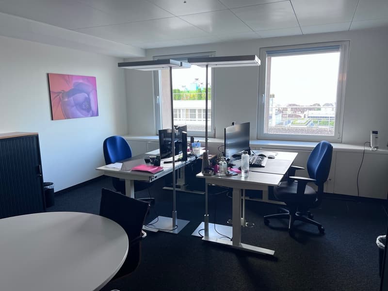 À louer - 1'410 m² de bureaux avec dépôt et parkings à Lausanne (3)