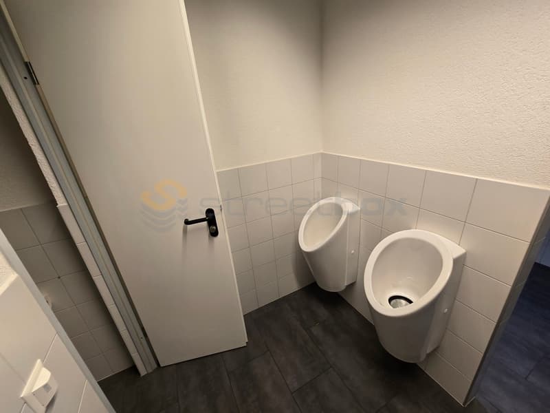 Streetbox triple de 180m2 très bien situé - 1er loyer offert (8)