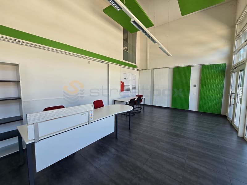 Streetbox triple de 180m2 très bien situé - 1er loyer offert (2)