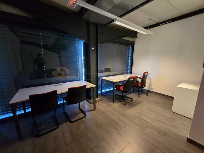 Streetbox triple de 180m2 très bien situé - 1er loyer offert (13)