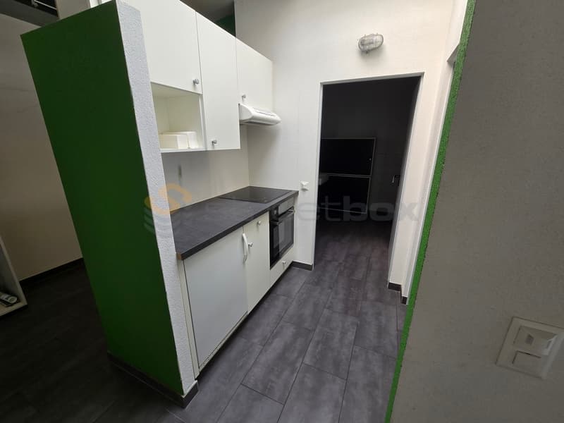 Streetbox triple de 180m2 très bien situé - 1er loyer offert (5)