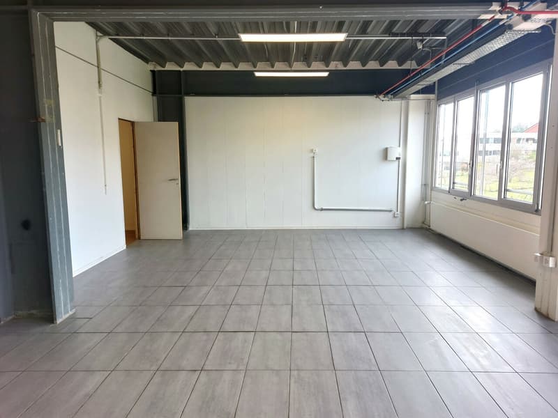 BAIL FLEXIBLE - Bureau/atelier/dépôt 79m2 avec eau + évacuation (2)