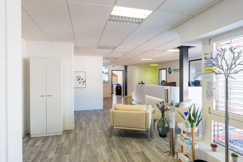 Bureau de 73m²- Idéalement placé à Gland (4)