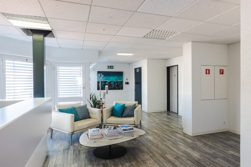 Bureau de 73m²- Idéalement placé à Gland (3)