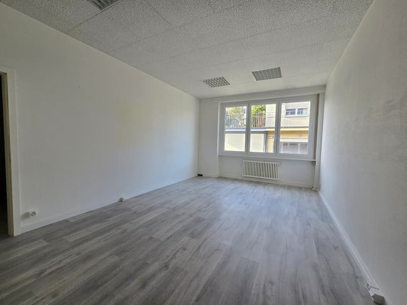 Surface commerciale/bureau de 52 m² à louer - 2e étage (7)