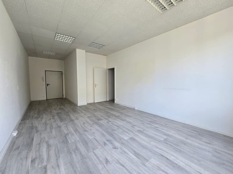 Surface commerciale/bureau de 52 m² à louer - 2e étage (8)