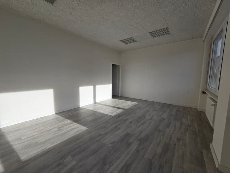 Surface commerciale/bureau de 52 m² à louer - 2e étage (5)