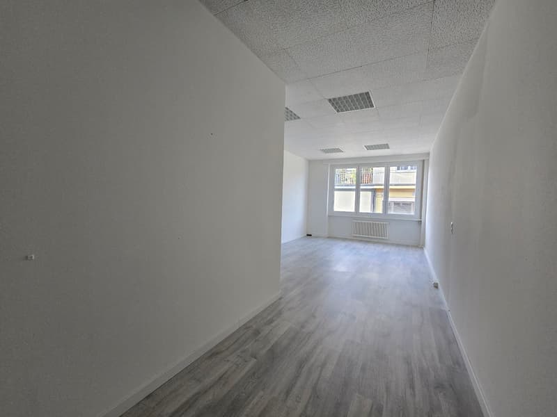 Surface commerciale/bureau de 52 m² à louer - 2e étage (6)