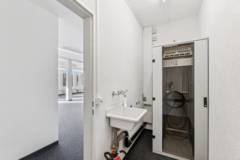 Votre nouvel espace de bureau à Kloten - central, pratique et polyvalent (11)