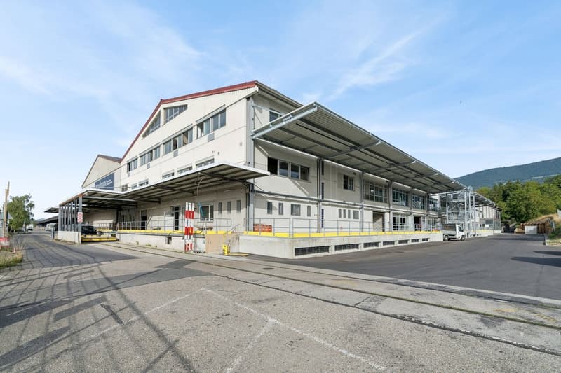 Dépôt de 4420 m² à louer - Onnens (1)