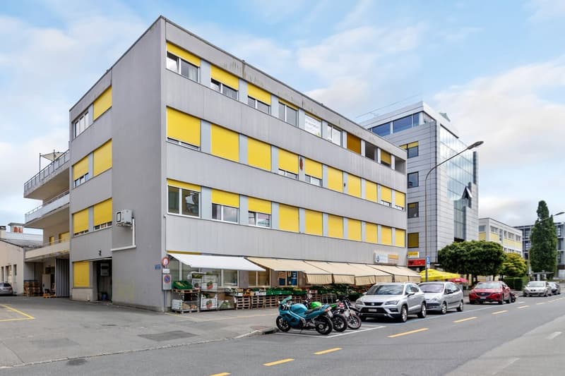 Surface commerciale/bureau de 65 m² à louer - 1er étage (2)