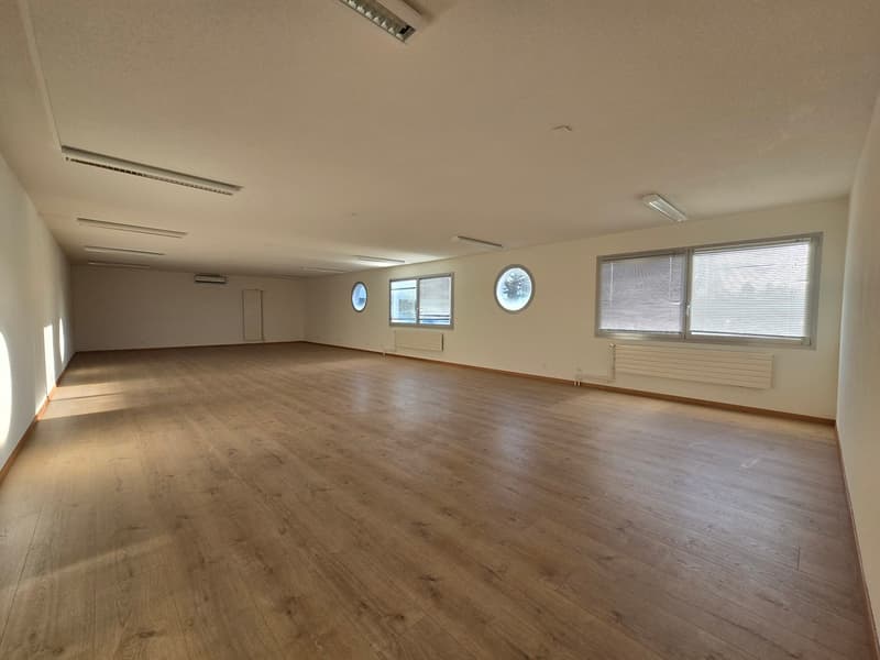 Excellente situation - local commercial / bureau - 95m² - Crissier (2)