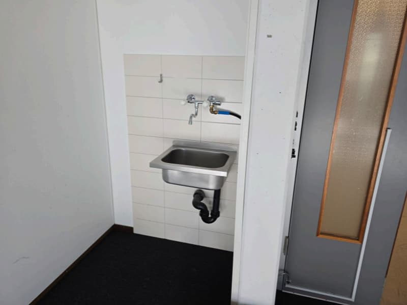 96m2 - Bureau à proximité du centre de Neuchâtel (3)