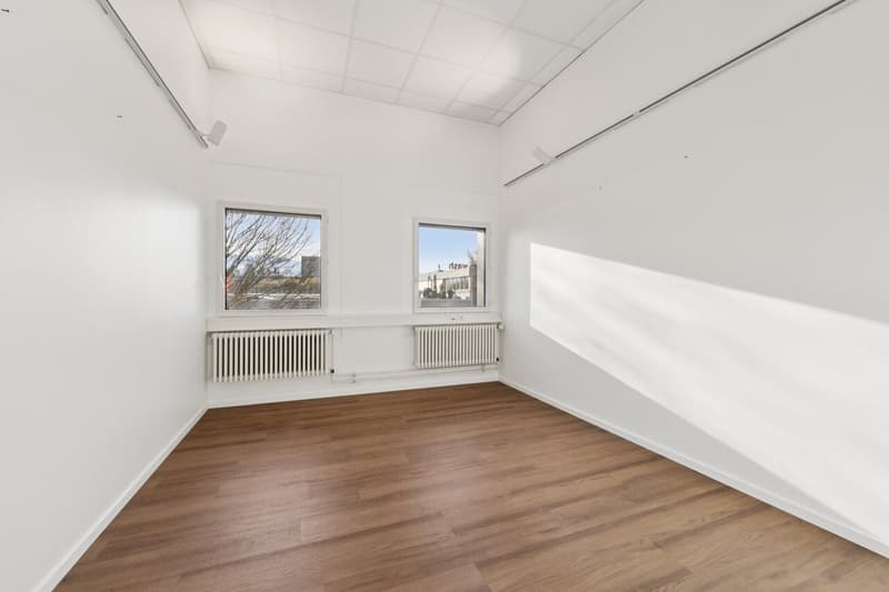 Attractive training area for rent - near highway (5)