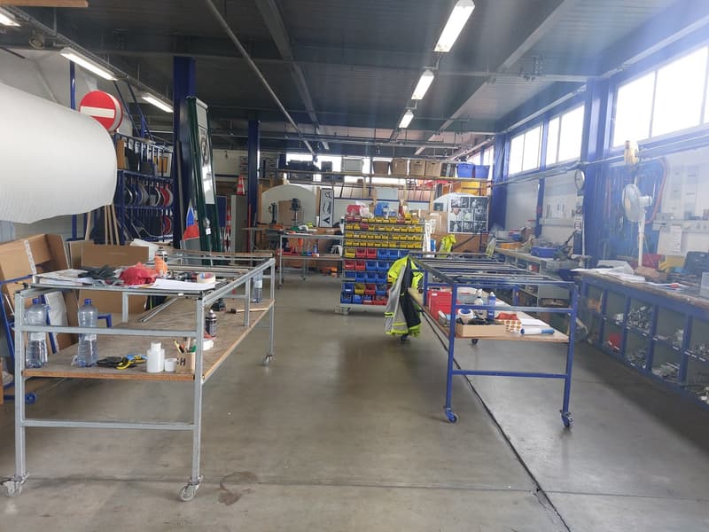 Dépôt/atelier 272 m2 - localisation top - proche de tout! (2)